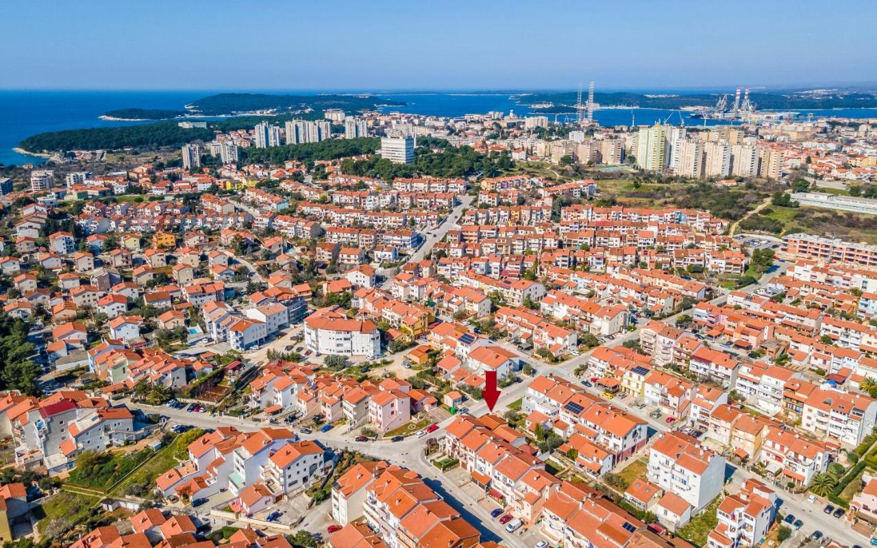 Apartment Blue Pula, New, Family Friendly, Comfortable, Free Parking And Wifi Екстериор снимка