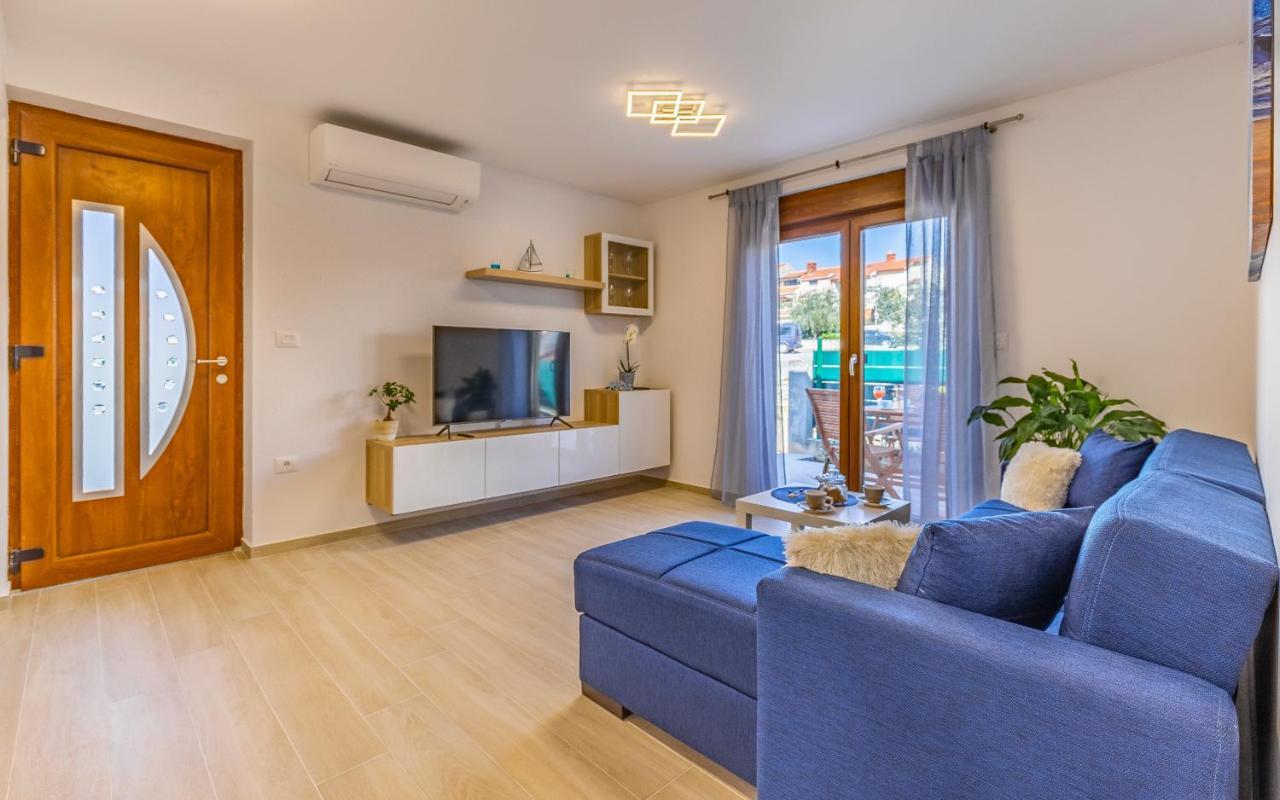 Apartment Blue Pula, New, Family Friendly, Comfortable, Free Parking And Wifi Екстериор снимка