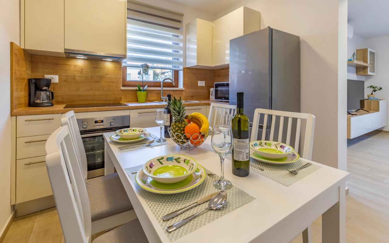 Apartment Blue Pula, New, Family Friendly, Comfortable, Free Parking And Wifi Екстериор снимка