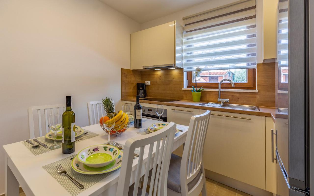 Apartment Blue Pula, New, Family Friendly, Comfortable, Free Parking And Wifi Екстериор снимка